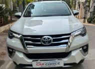 TOYOTA FORTUNER 4×2 AT