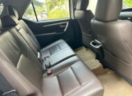 TOYOTA FORTUNER 4×2 AT