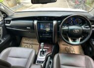 TOYOTA FORTUNER 4×2 AT
