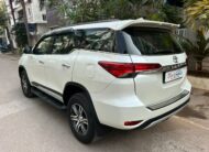 TOYOTA FORTUNER 4×2 AT
