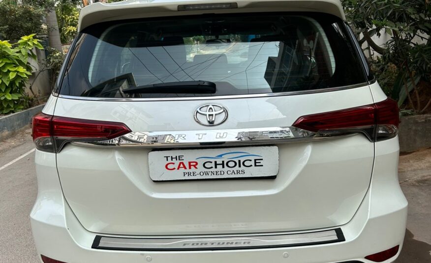TOYOTA FORTUNER 4×2 AT