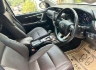 TOYOTA FORTUNER 4×2 AT