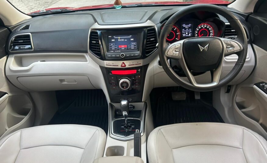 XUV 300 W8 (O) AT