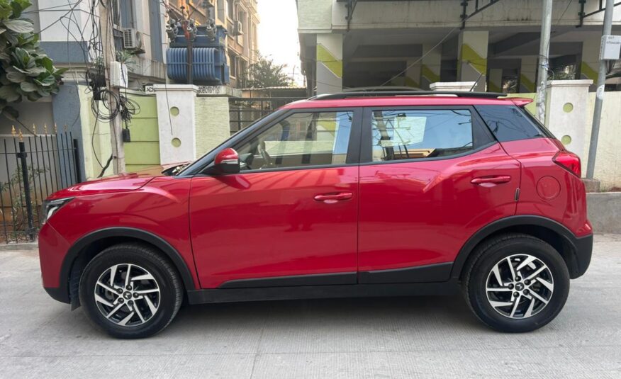 XUV 300 W8 (O) AT