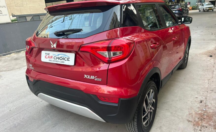 XUV 300 W8 (O) AT