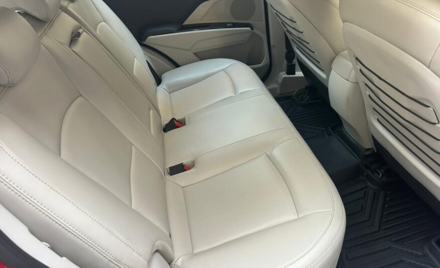 XUV 300 W8 (O) AT