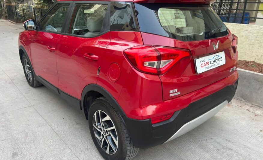 XUV 300 W8 (O) AT