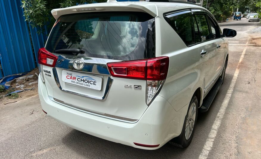TOYOTA Innova Crysta 2.4 Z 7STR MT