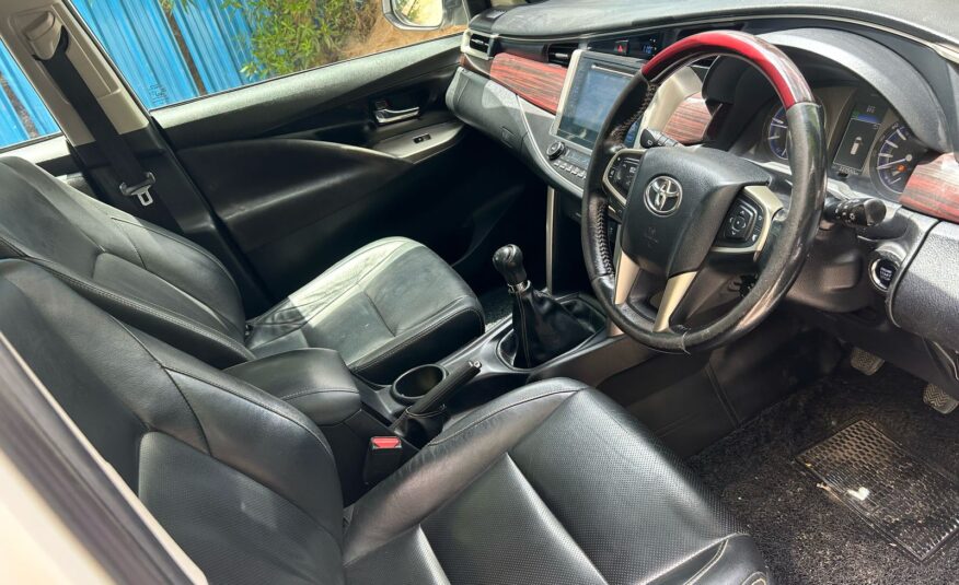 TOYOTA Innova Crysta 2.4 Z 7STR MT