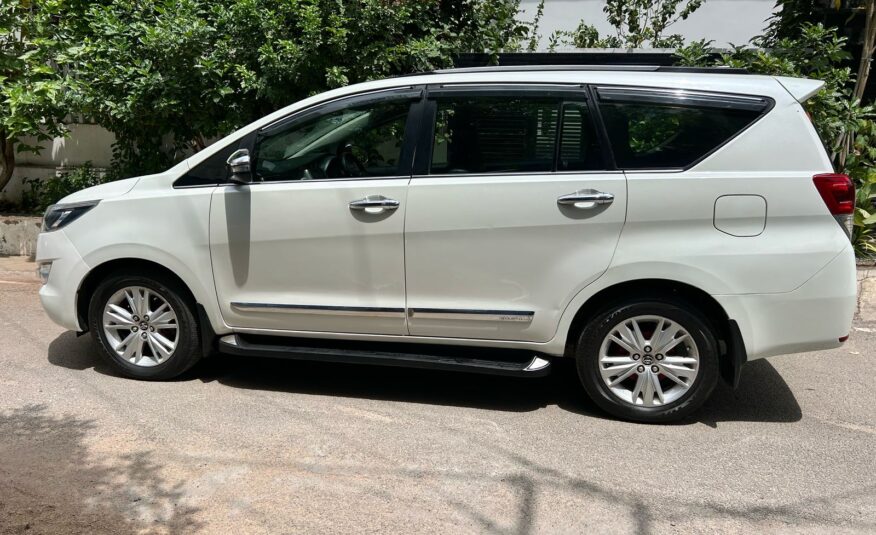 TOYOTA Innova Crysta 2.4 Z 7STR MT