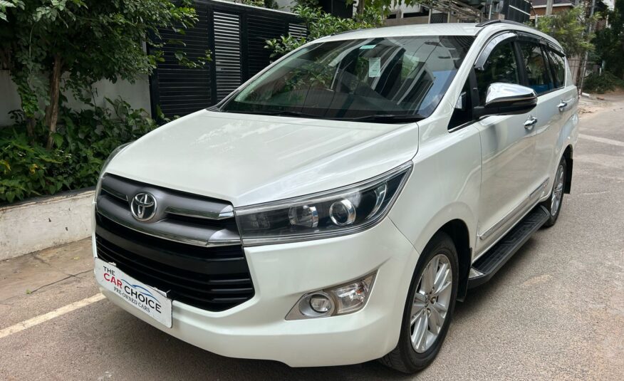 TOYOTA Innova Crysta 2.4 Z 7STR MT