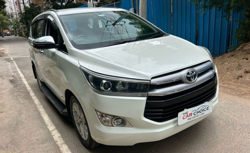 TOYOTA Innova Crysta 2.4 Z 7STR MT