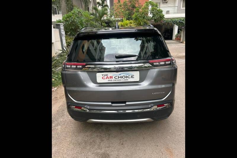 Jeep Meridian Limited (O) 4×2 AT