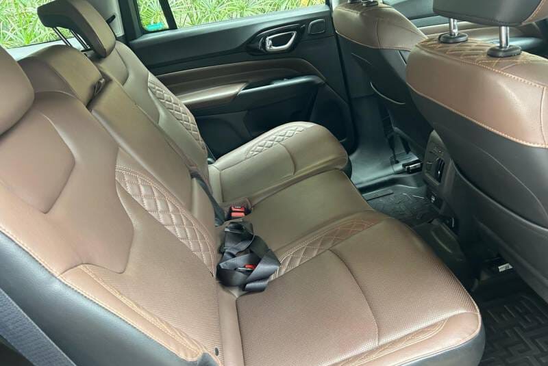 Jeep Meridian Limited (O) 4×2 AT