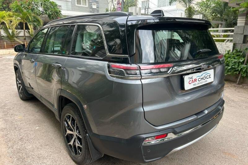Jeep Meridian Limited (O) 4×2 AT