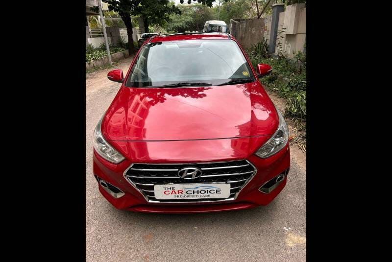 Hyundai verna SX (o) 1.6 CRDi AT
