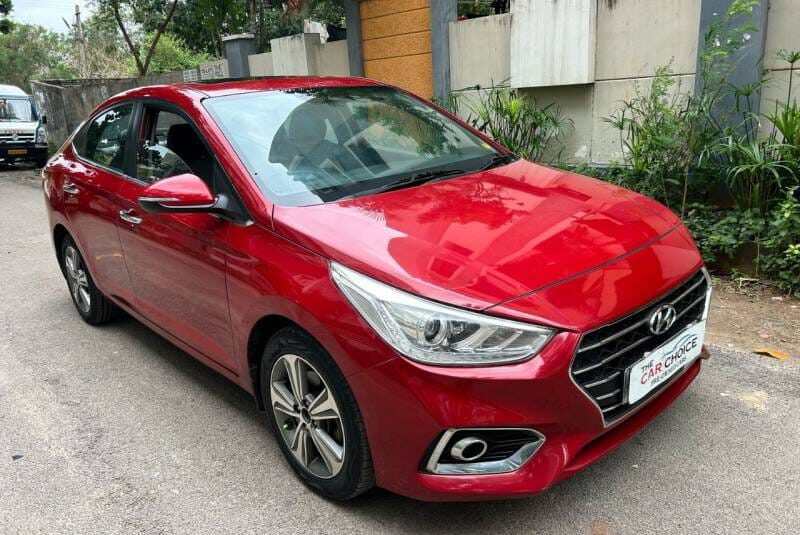 Hyundai verna SX (o) 1.6 CRDi AT