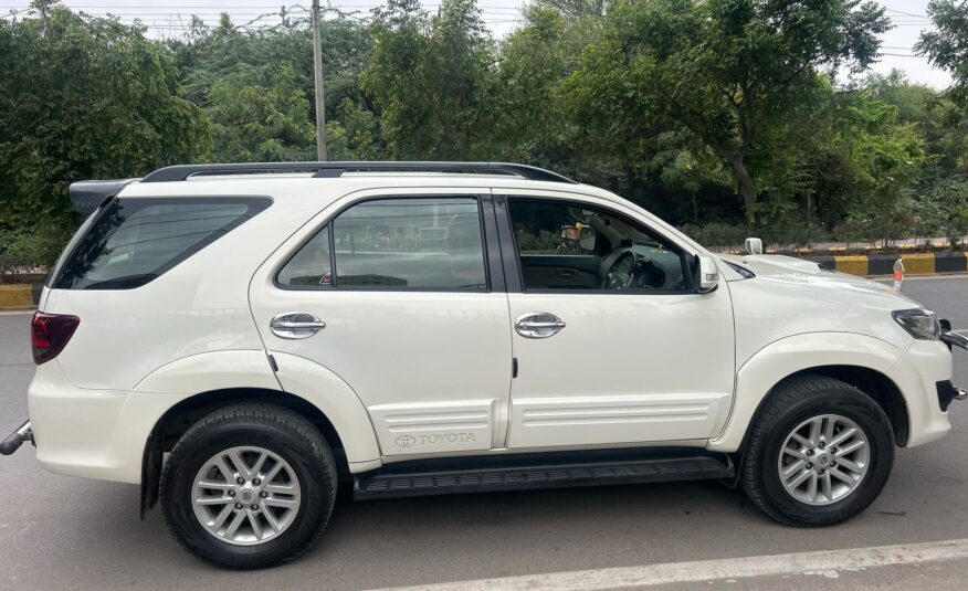 TOYOTA FORTUNER 3.0 4×2 AT