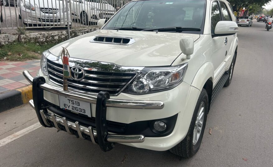 TOYOTA FORTUNER 3.0 4×2 AT