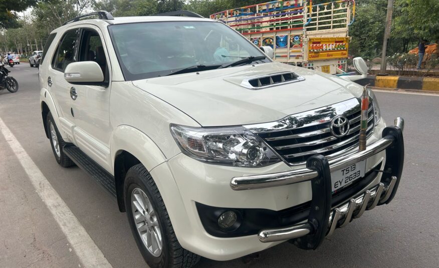 TOYOTA FORTUNER 3.0 4×2 AT