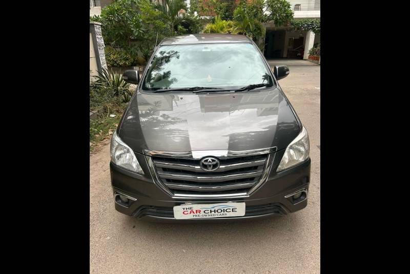 TOYOTA INNOVA 2.5 ZX 7 STR