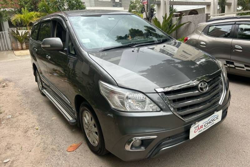 TOYOTA INNOVA 2.5 ZX 7 STR