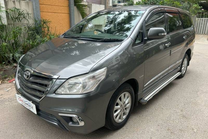 TOYOTA INNOVA 2.5 ZX 7 STR