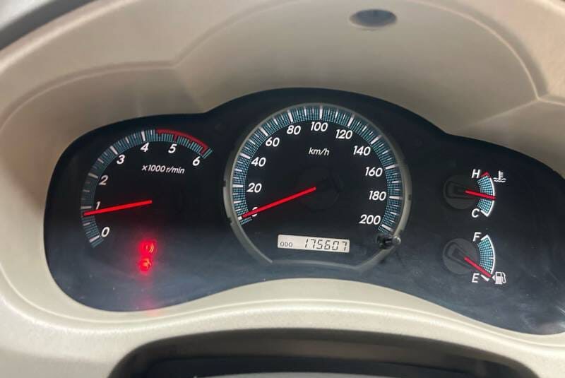 TOYOTA INNOVA 2.5 ZX 7 STR