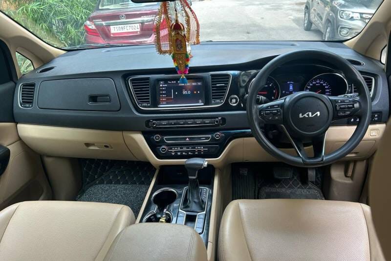 Kia carnival prestige 7 STR