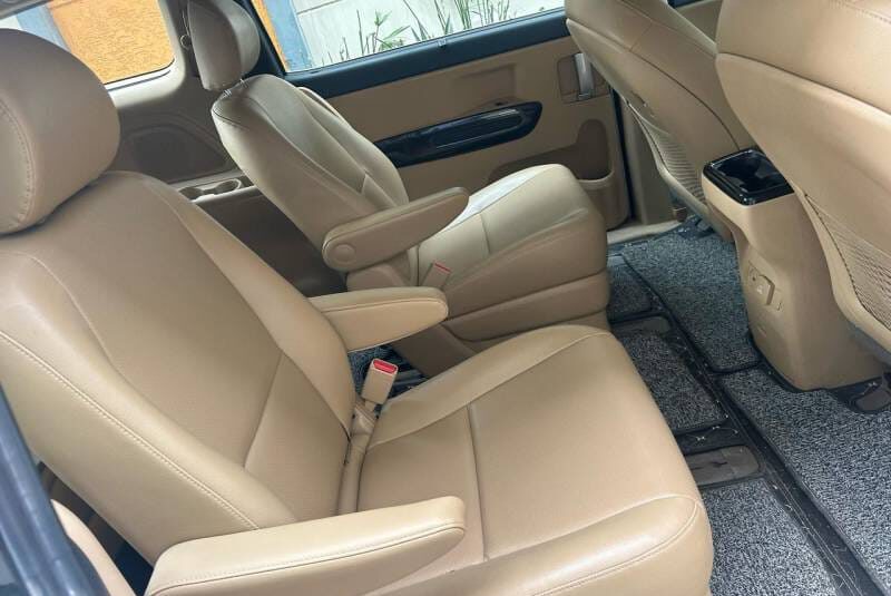 Kia carnival prestige 7 STR