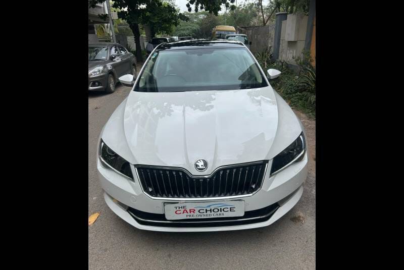 SKODA SUPERB STYLE TSI AT