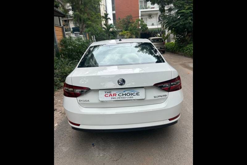 SKODA SUPERB STYLE TSI AT