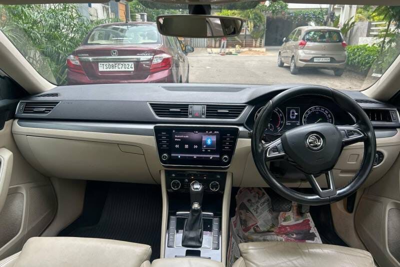 SKODA SUPERB STYLE TSI AT
