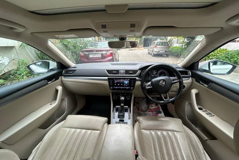 SKODA SUPERB STYLE TSI AT